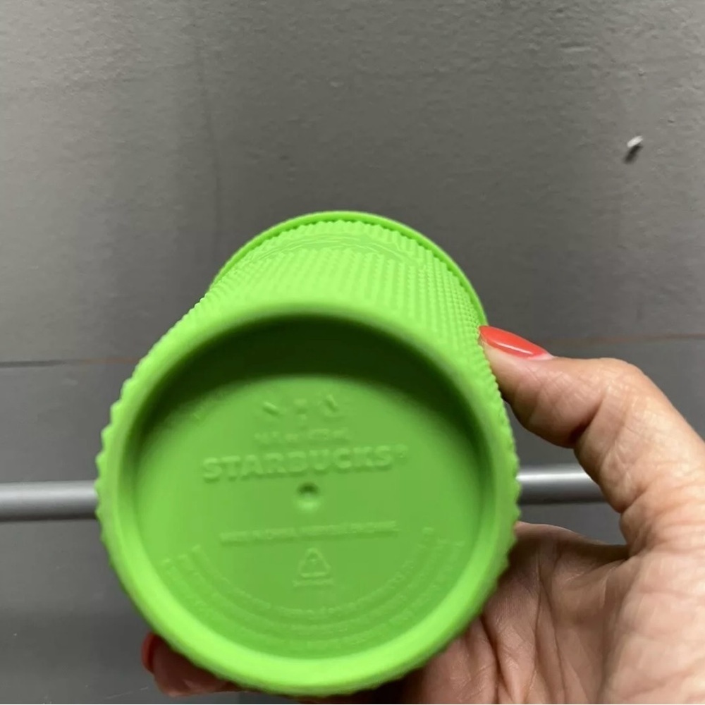 Starbucks Cup - Picture 3 of 3